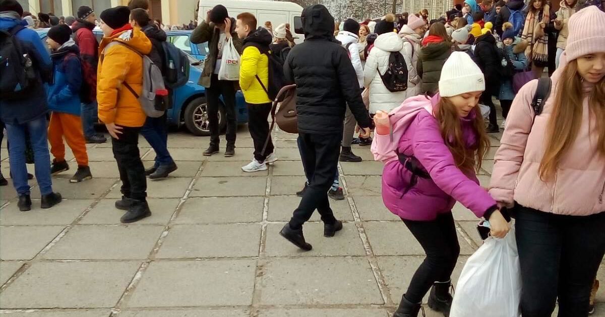 Учащихся эвакуировали из школы