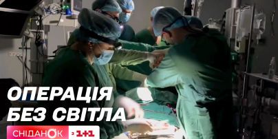 Ці кадри облетіли світ: лікарі без світла успішно провели операцію на серці 14-річному Давиду