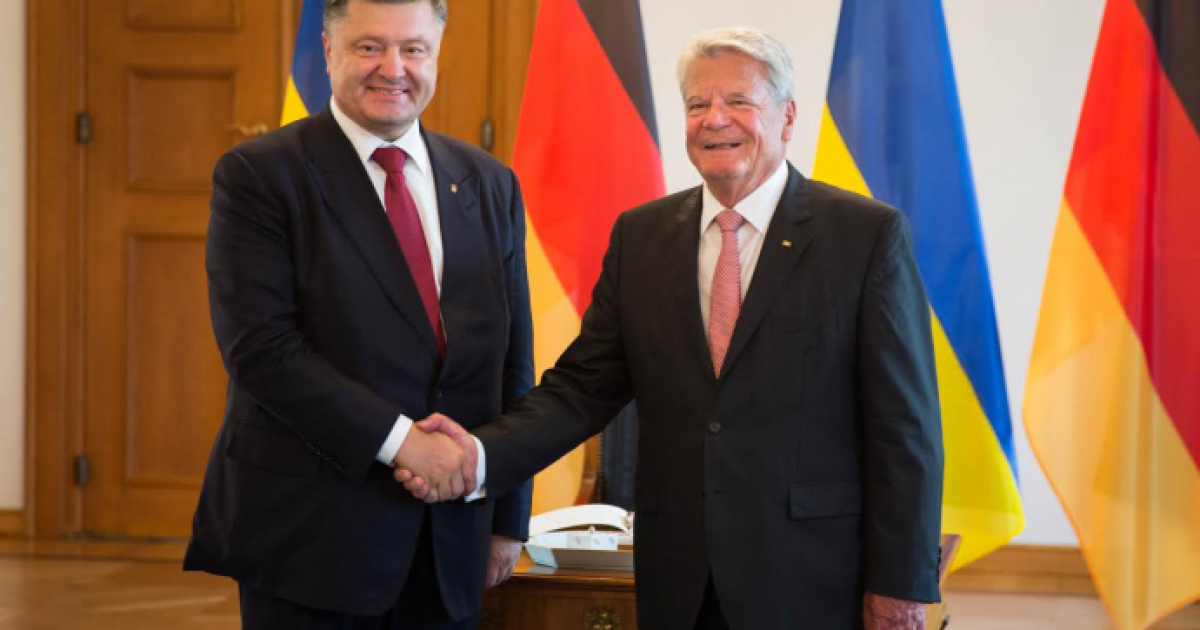 Украинский и немецкий президенты обсудили Минские соглашения и проблемы мигрантов