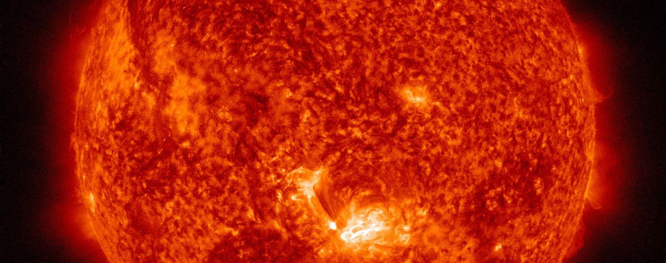 В NASA показали яркую вспышку на поверхности Солнца