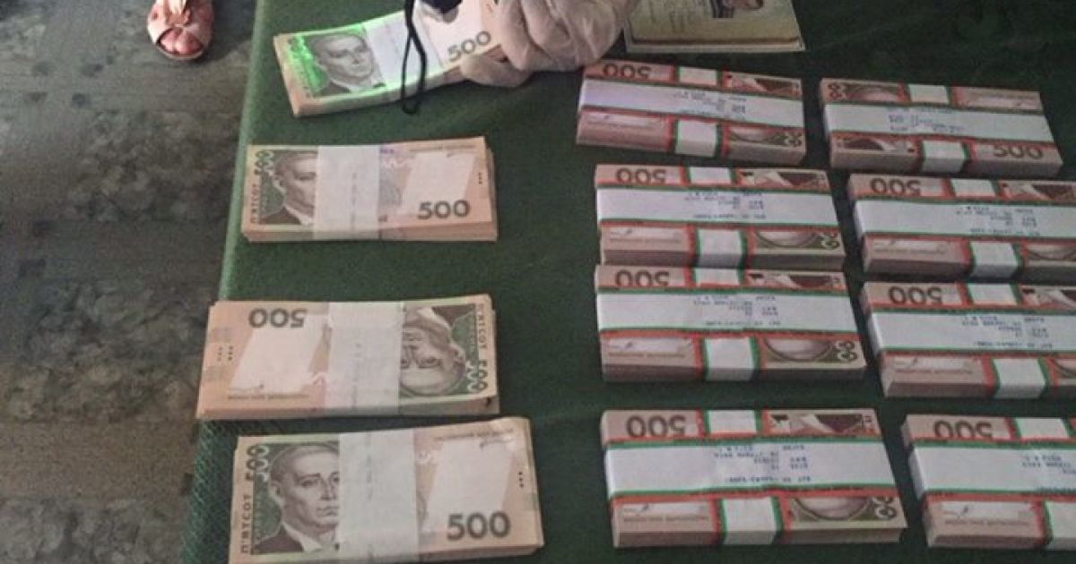 В Сумской области глава райгосадминистрации "погорел" на взятке в сотни тысяч