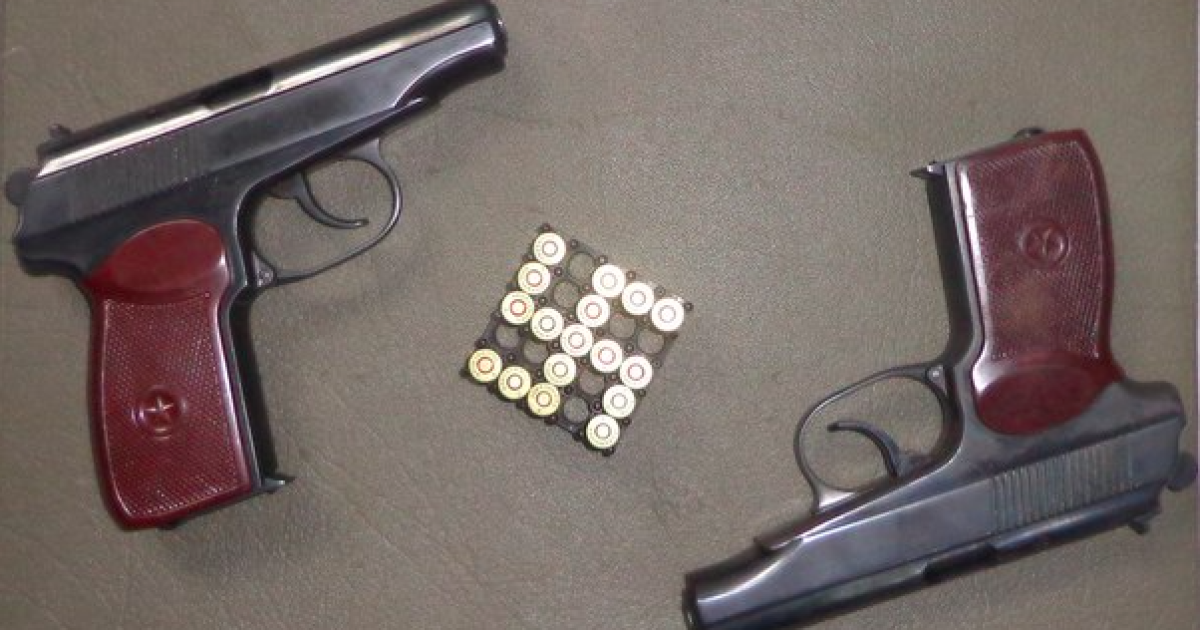 Есть, к примеру, свастика, выложенная из патронов, детские письма, фото со времен Майдана и тому подобное @ vk.com/igor_tank