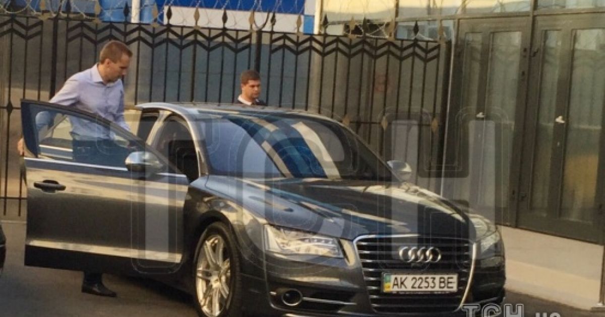 Саша Янукович прилетел в Украину. В его семье – раздор из-за наследства. Эксклюзив ТСН