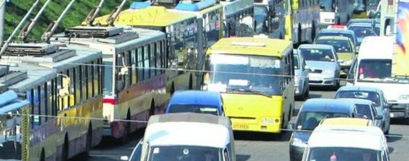 В центре Киева ограничат движение транспорта из-за спорта