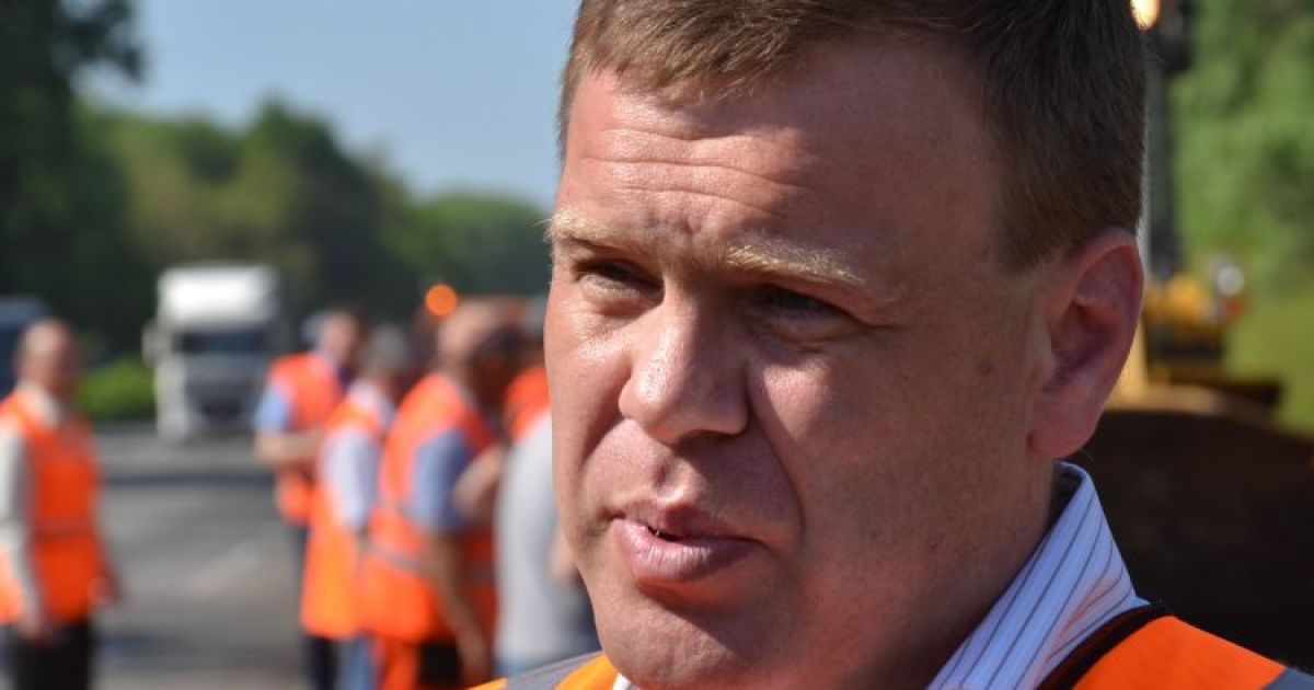 Устал бороться с системой: руководитель "Укравтодора" написал заявление на увольнение