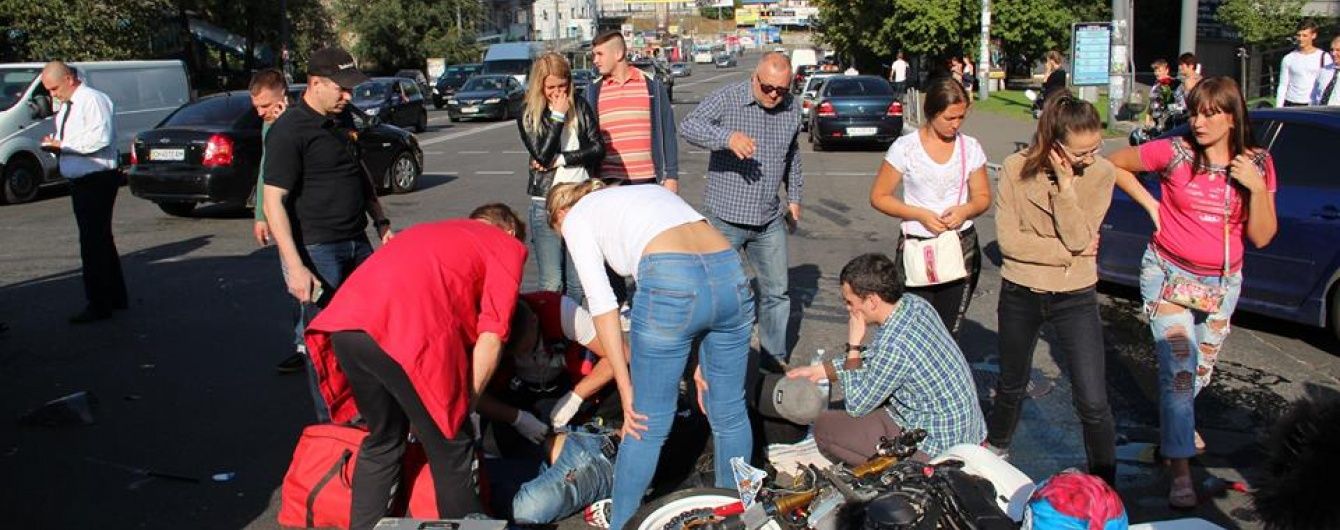 Водителя Cadillac, по вине которого погиб Ларсон, объявили в розыск