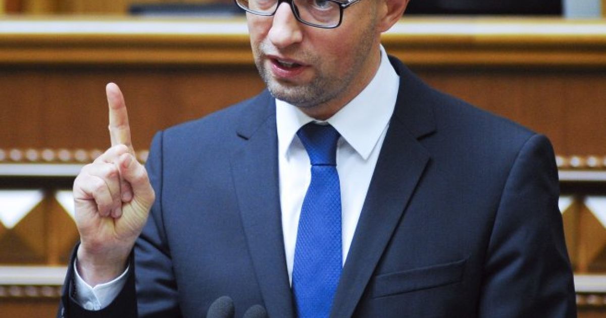 Яценюк рассказал, из-за чего украинцам не видать виз и транша МВФ