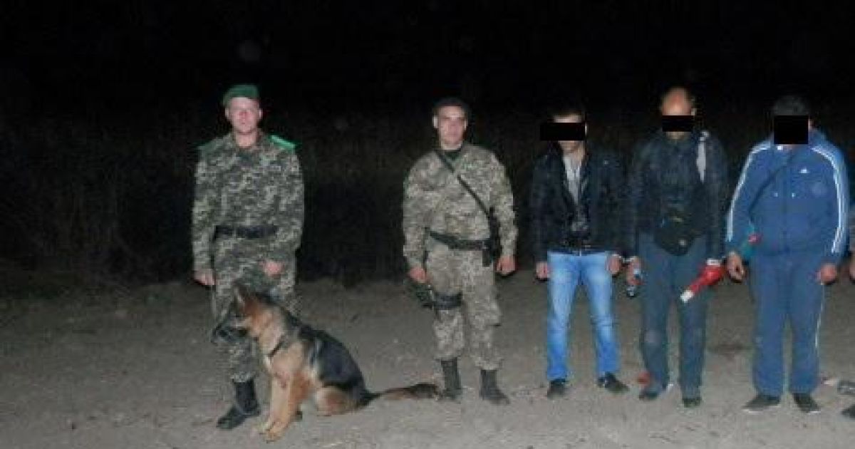 Нелегали із Сирії та Сомалі намагалися пробратися через український кордон