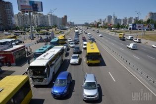 В Україні активізувались пішоходи-шахраї, які кидаються під колеса автівок
