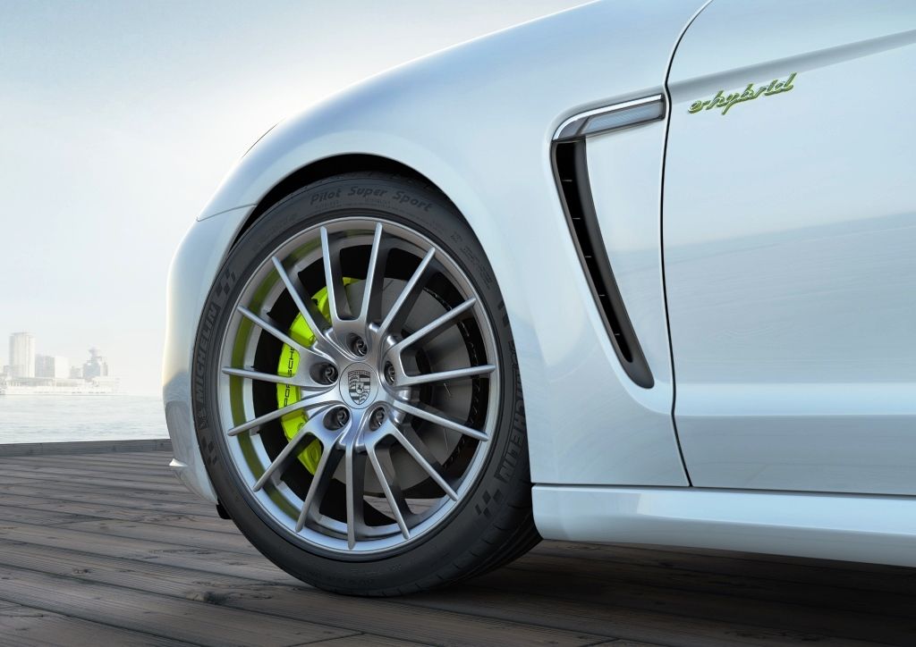 Porsche E-Hybird_10