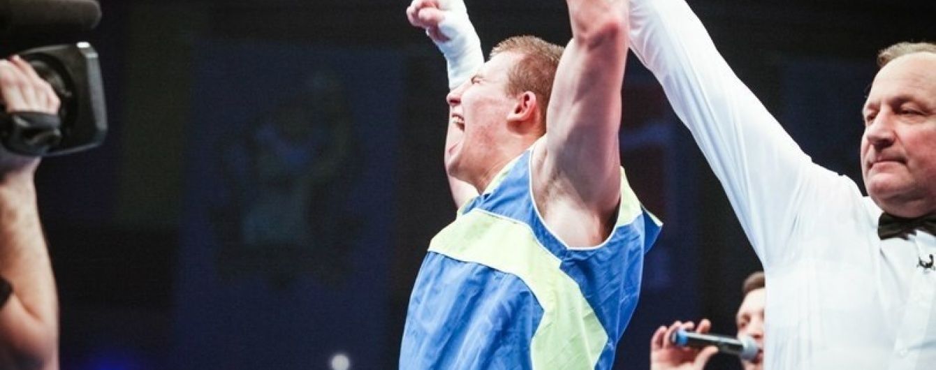 Троє українських боксерів успішно стартували на чемпіонаті світу в Катарі
