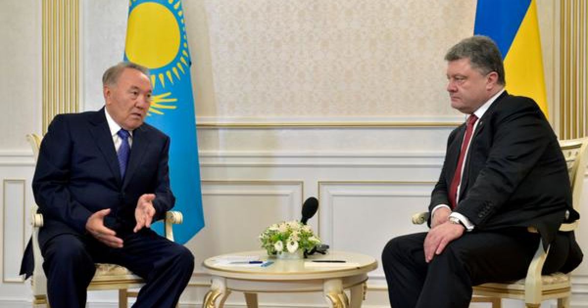 В Астане началась встреча тет-а-тет Порошенко и Назарбаева