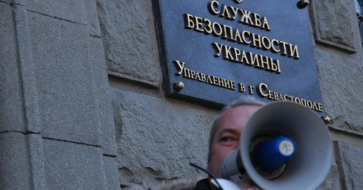 Журналист пожаловался на СБУ, которая пыталась снять с эфира сюжет об авто работников ведомства