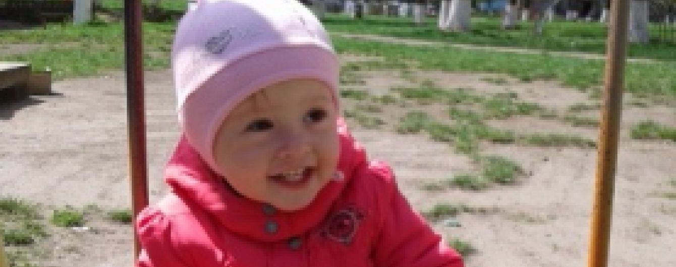 Маленька Марічка потрібує жертовної допомоги