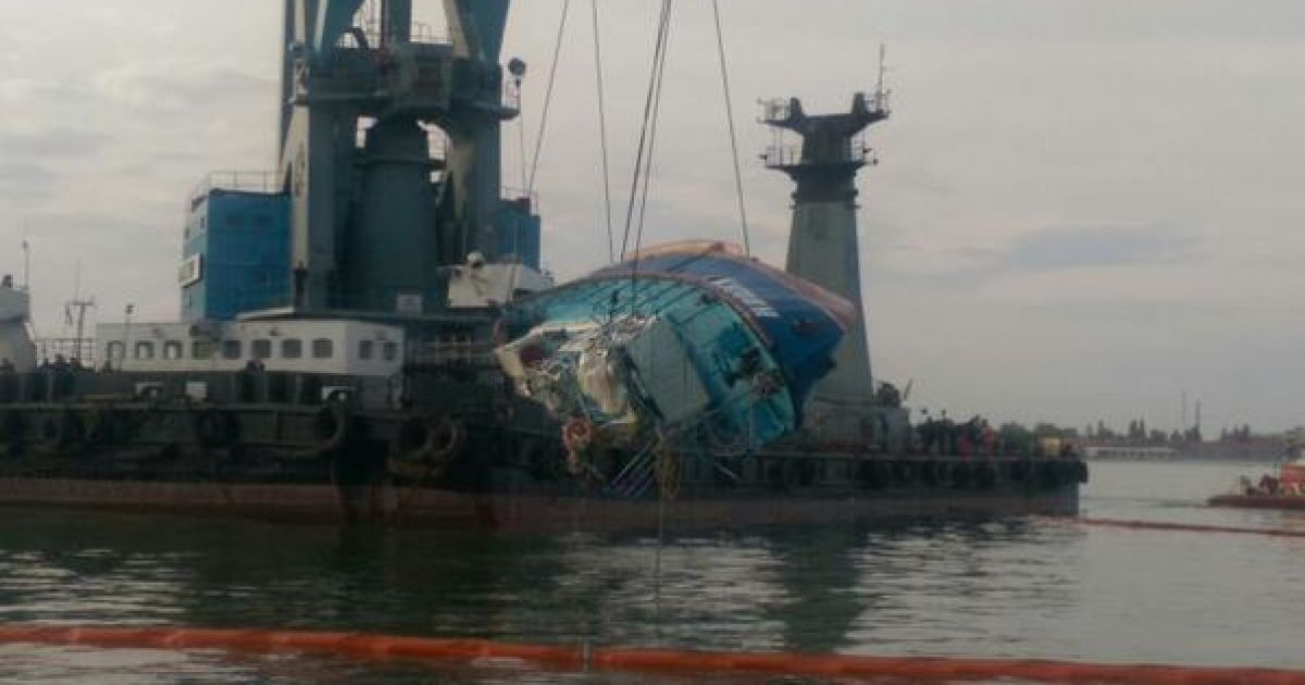 На поднятом со дна Черного моря катере "Иволга" нашли новых погибших