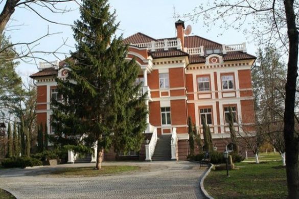 Маєтки колишніх президентів України _1