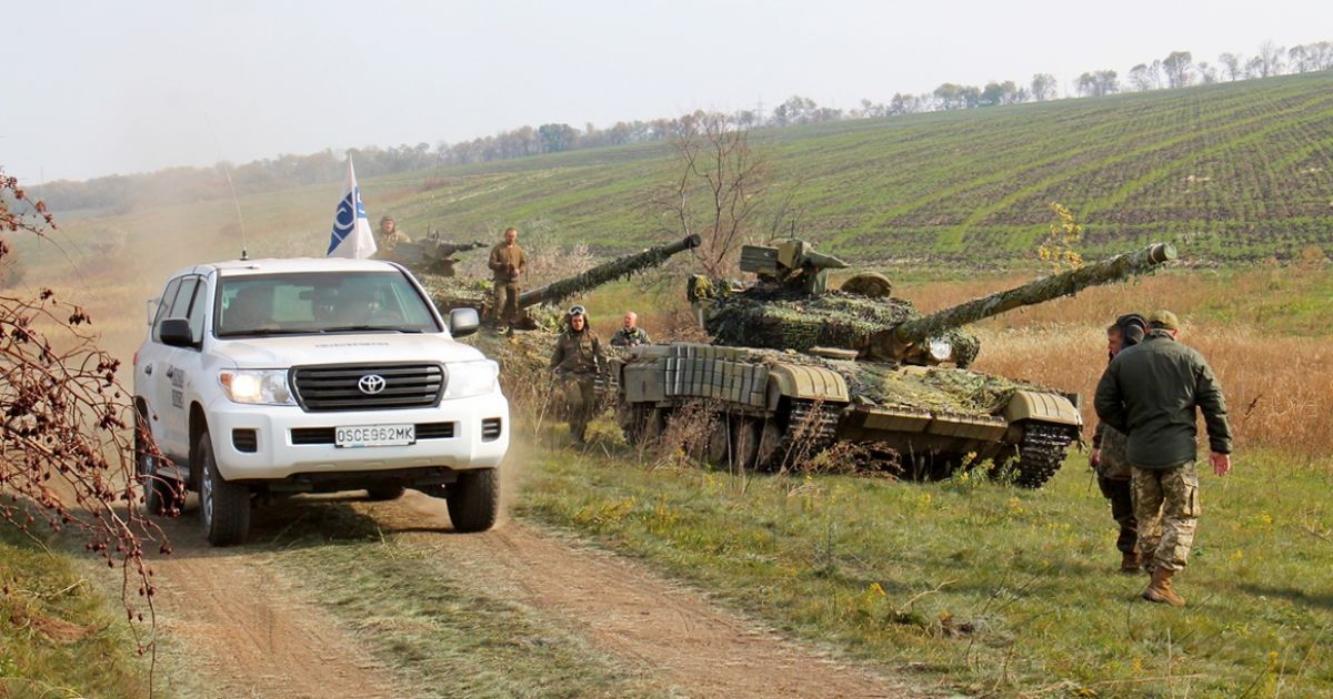 Отвод украинских танков возле Артемовска и один раненый военный. Карта АТО