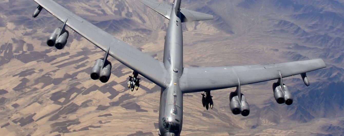 На Гуамі розбився американський бомбардувальник B-52