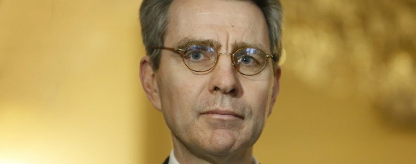 Посол США назвав помилкою української влади створення "фабрики тролів" та "Міністерства правди"