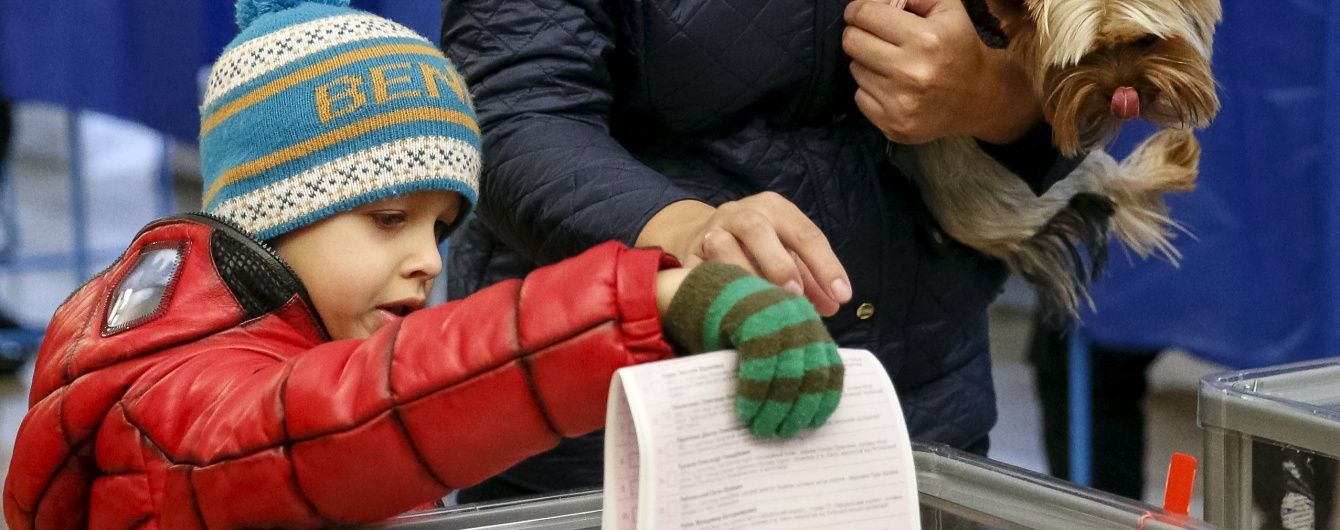Соціологи дізналися, за кого українці готові проголосувати на виборах президента і в Раду