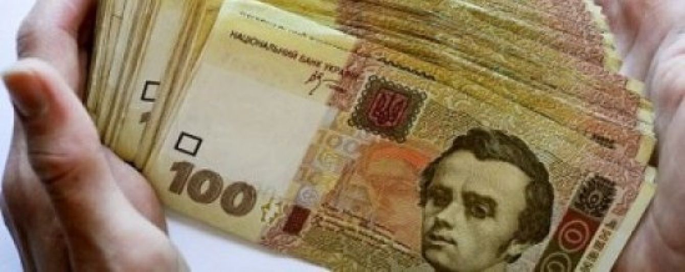 Працівник столичної поліції "погорів" на хабарі у 25 тис. грн