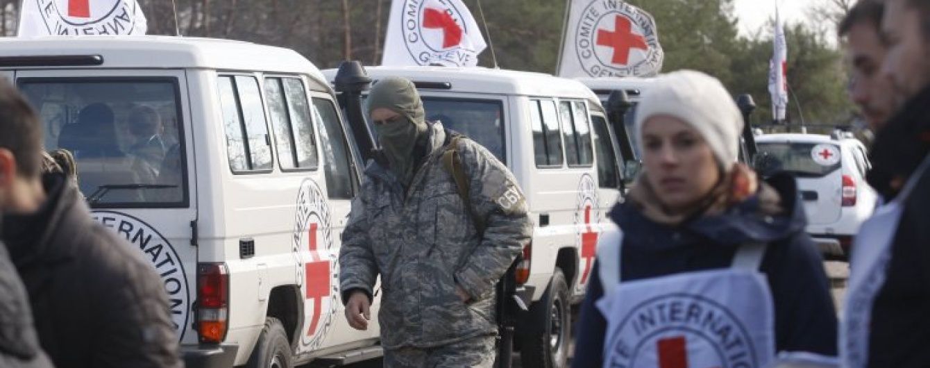 Вирвані нігті та цькування собаками. СБУ оприлюднила свідчення звільнених з катівень полонених