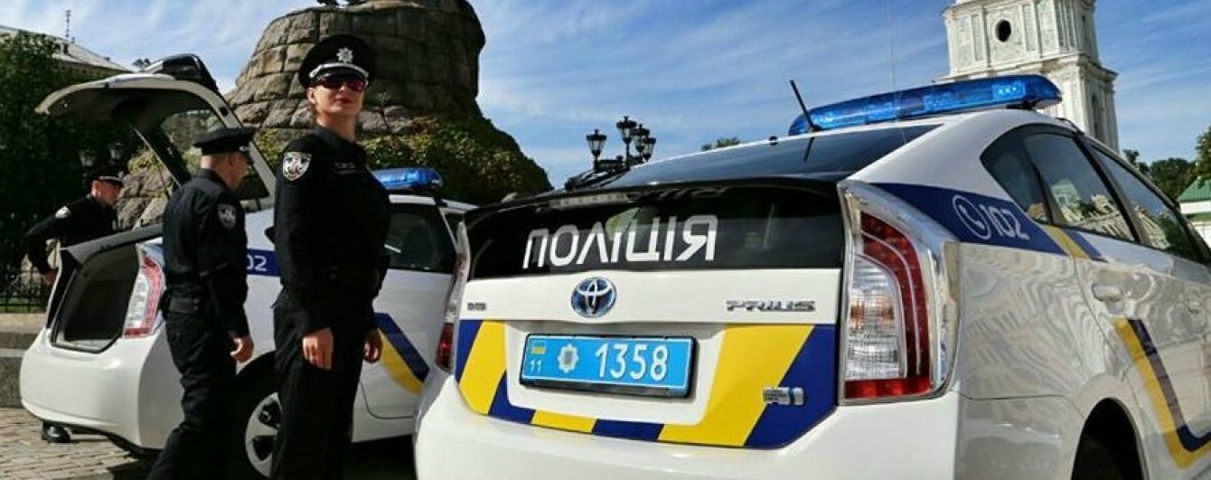 Як міліція вивіску міняє. МВС відрапортувало про перші півдня Національної поліції