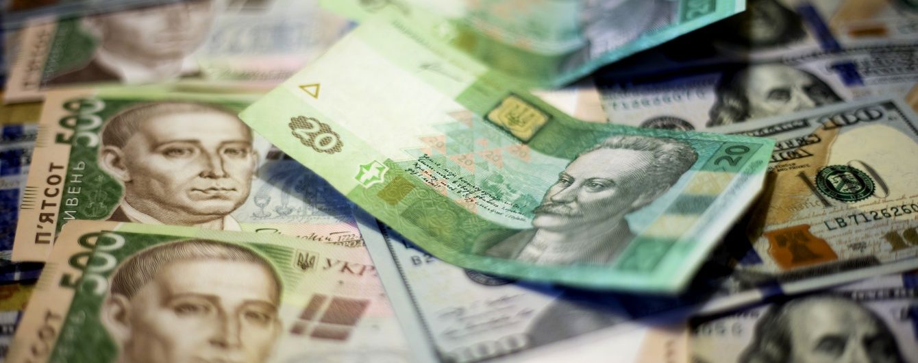 Гривня на міжбанку продовжує зміцнюватися
