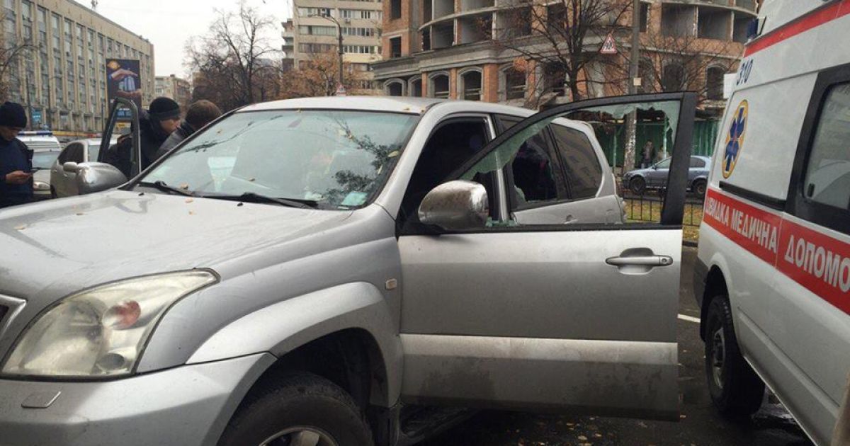 В Киеве со стрельбой напали на водителя внедорожника
