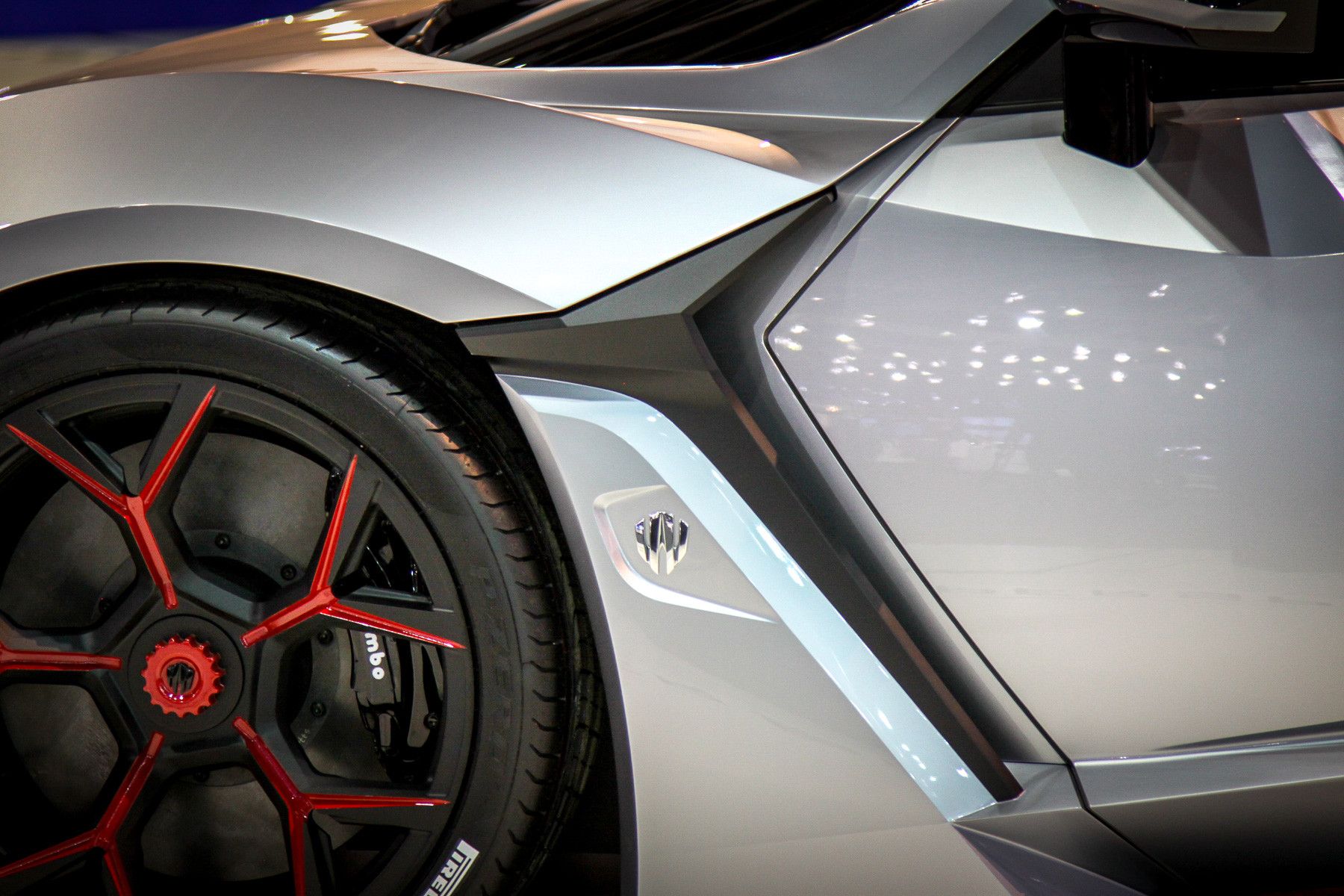W Motors Fenyr SuperSport