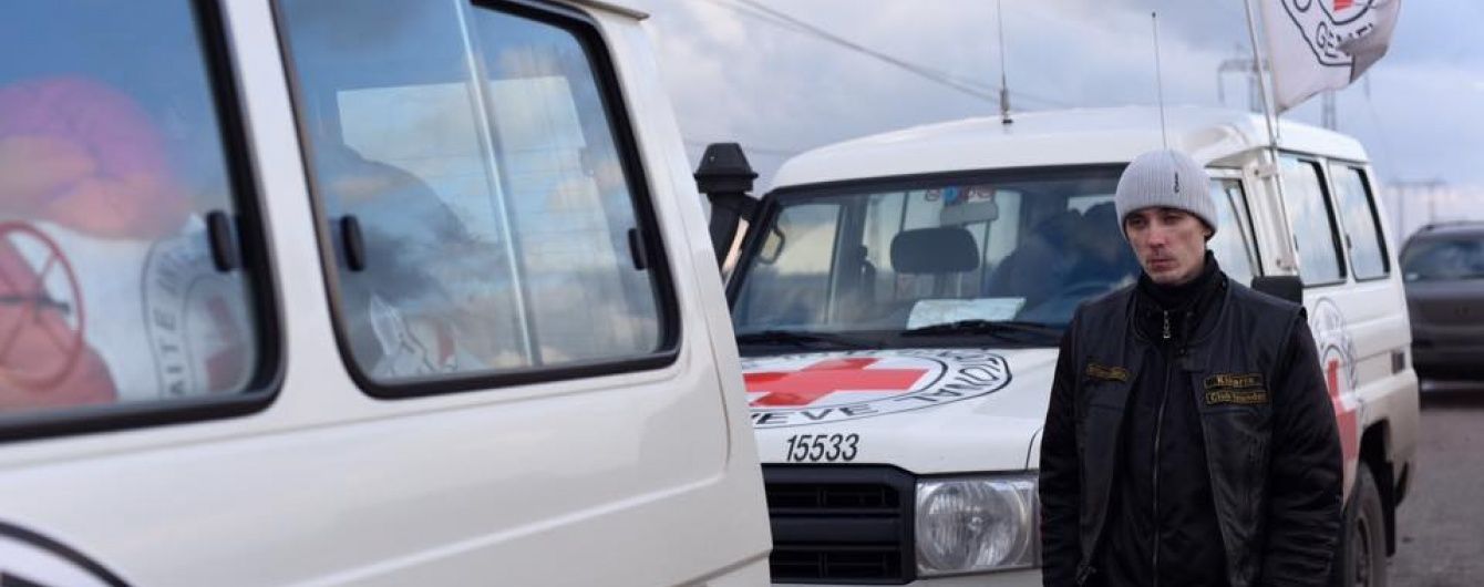 Бойовики пообіцяли допустити співробітників Червоного Хреста до полонених