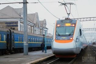 Кабмін звільнив керівників п'ятьох регіональних залізниць