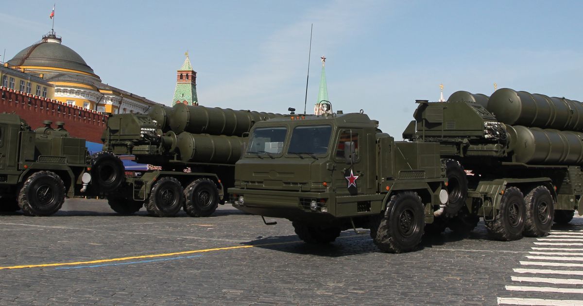 Россия испытала групповой запуски ракет из "Искандера"