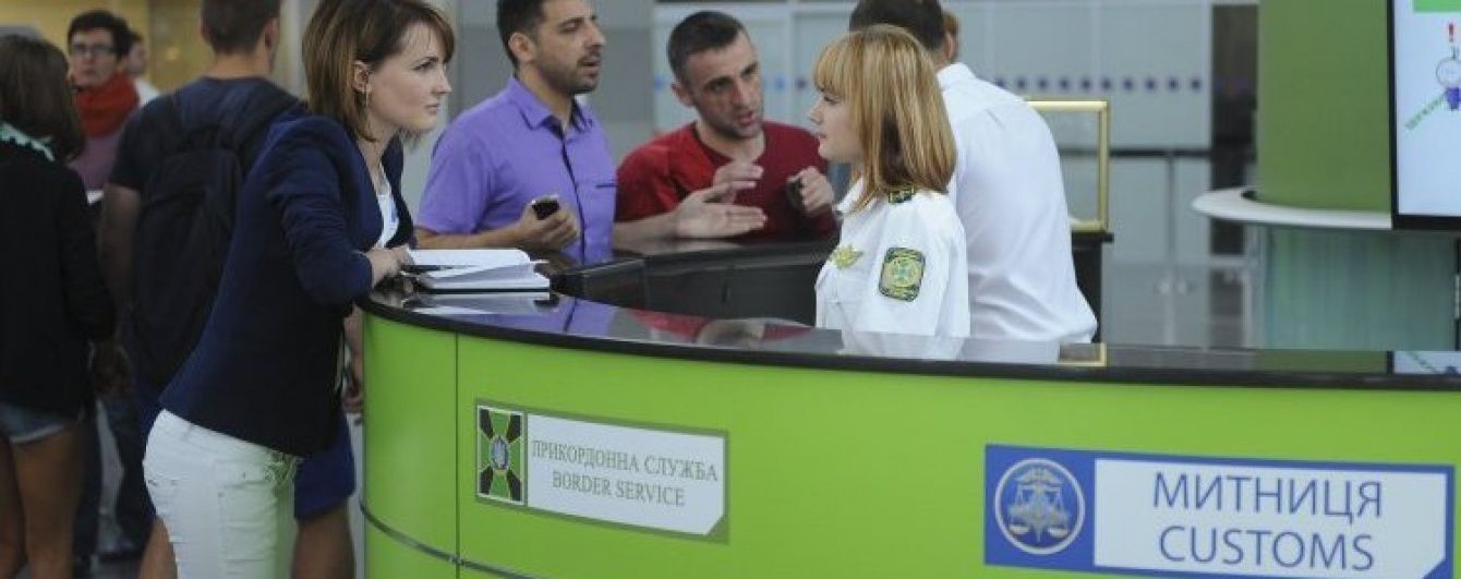 У "Борисполі" упіймали сирійців, які за фальшивими паспортами їхали до Швеції