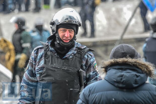 Журналісти побачили схожість керівника штурму Чаплинки з "беркутівцем" з Майдану