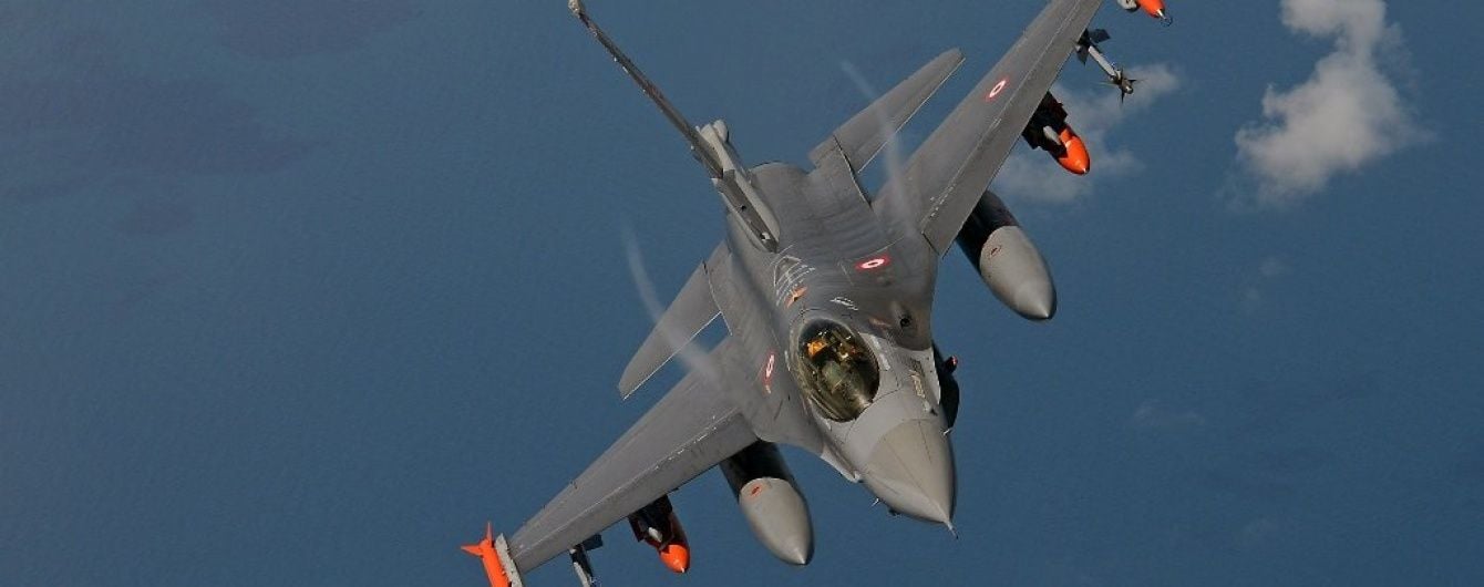 Турецькі винищувачі вилетіли на пошук зниклих кораблів берегової охорони