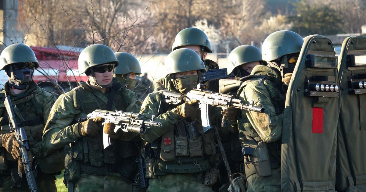 Россия разворачивает возле границы Крыма десантно-штурмовой полк – СНБО