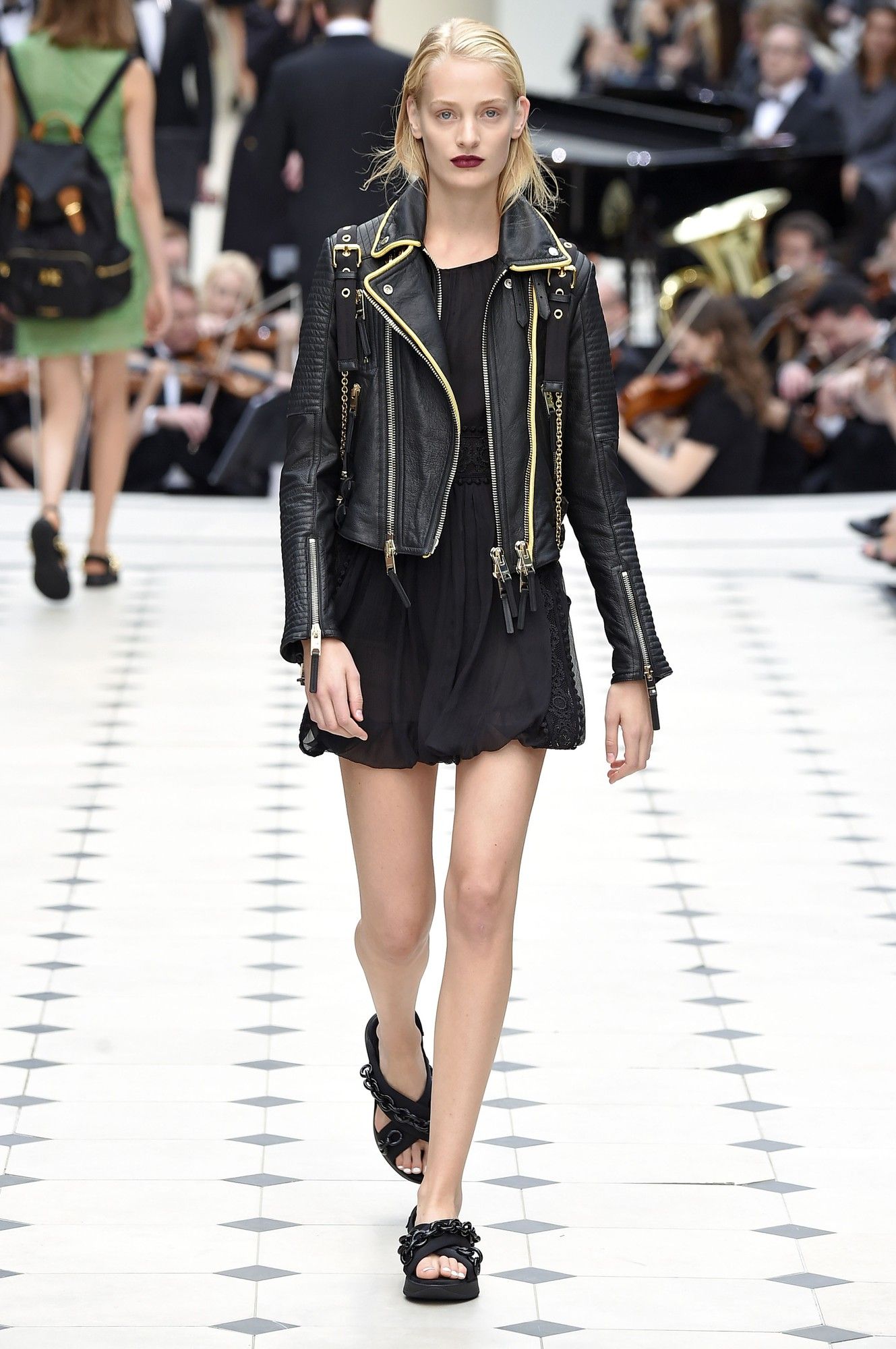 Burberry Prorsum весна-лето 2016_21