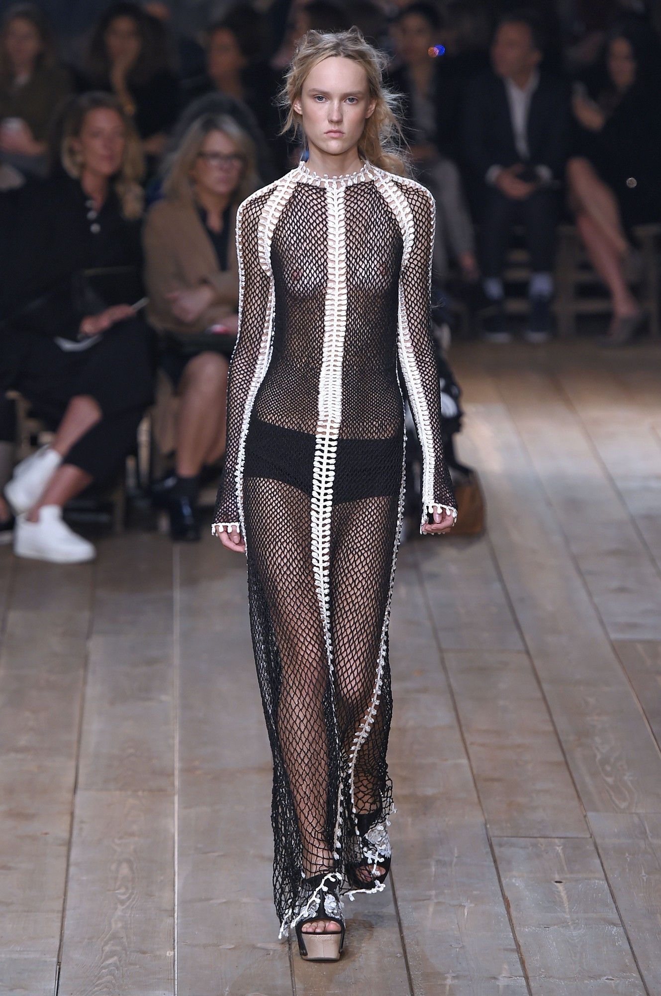 Alexander McQueen весна-лето 2016_12
