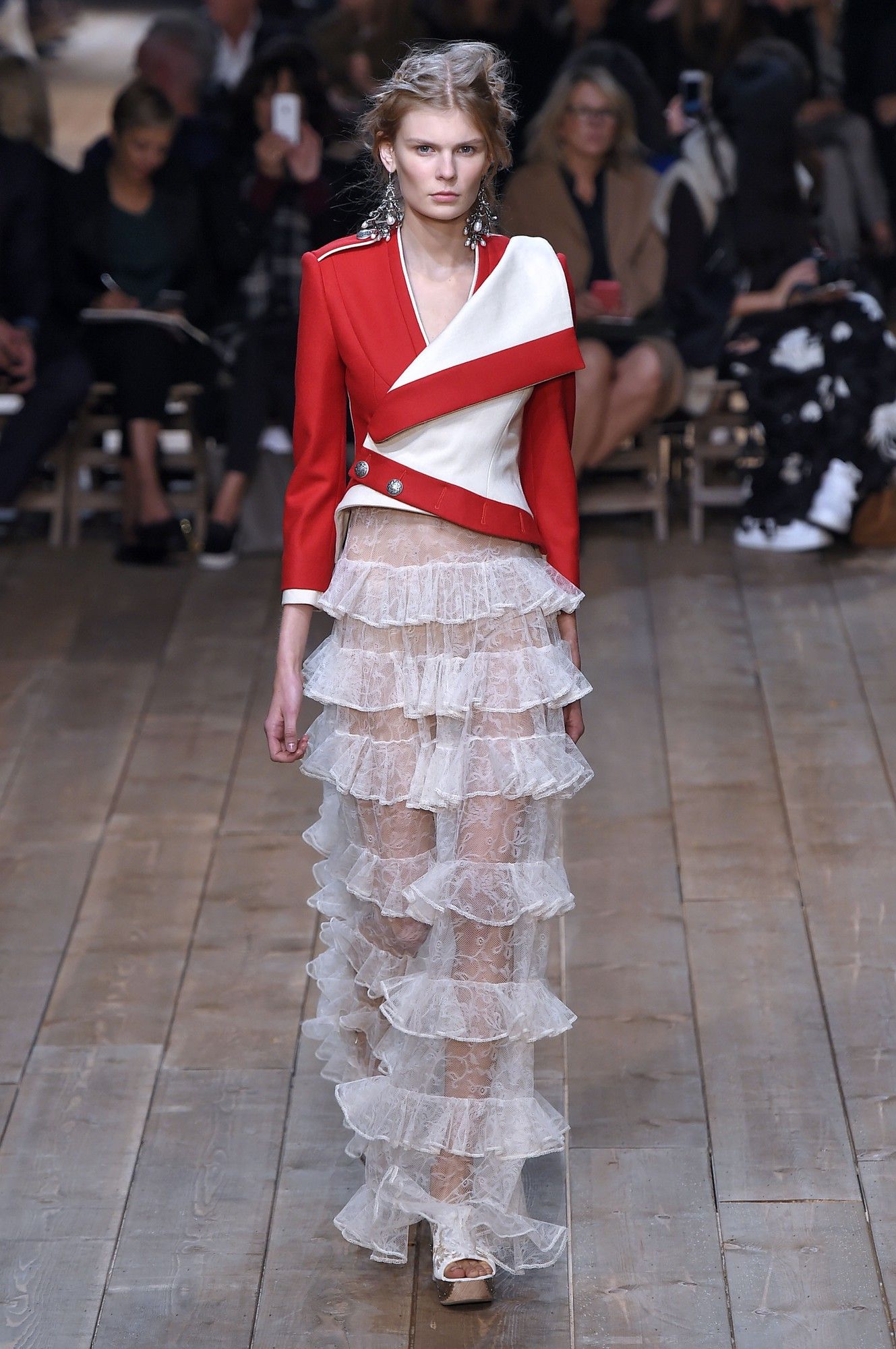 Alexander McQueen весна-лето 2016_33