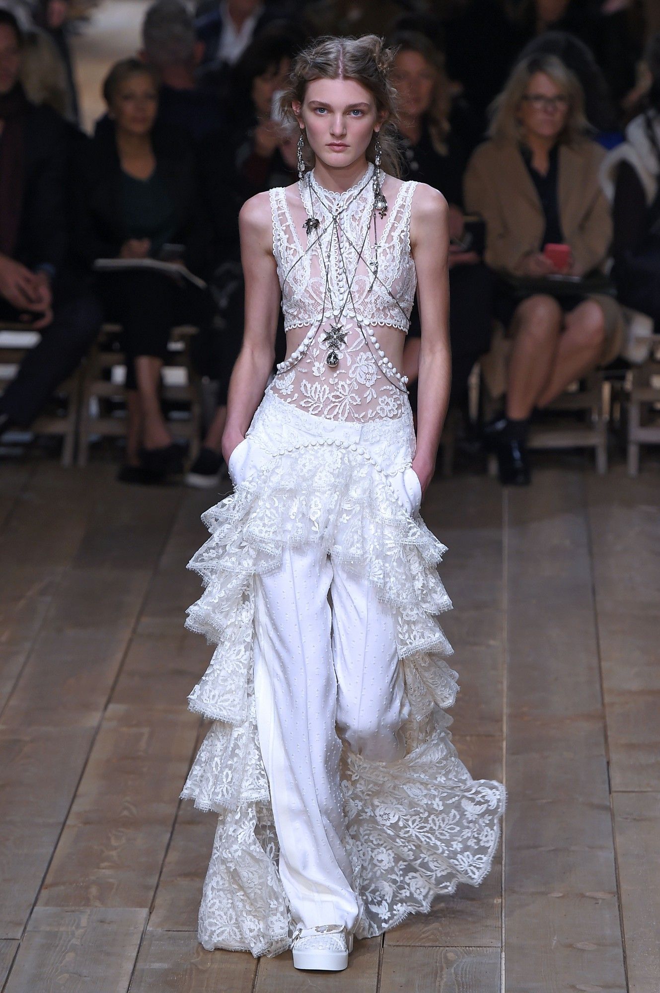 Alexander McQueen весна-лето 2016_36