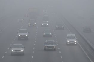 Украинские дороги закутает туман. Видимость катастрофически снизится уже ночью