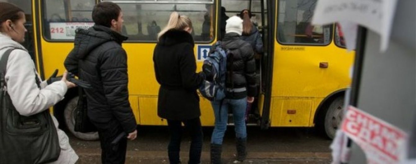 У Чернігові з маршрутки викинули легендарну "айдарівку", яка вижила в полоні кадирівців