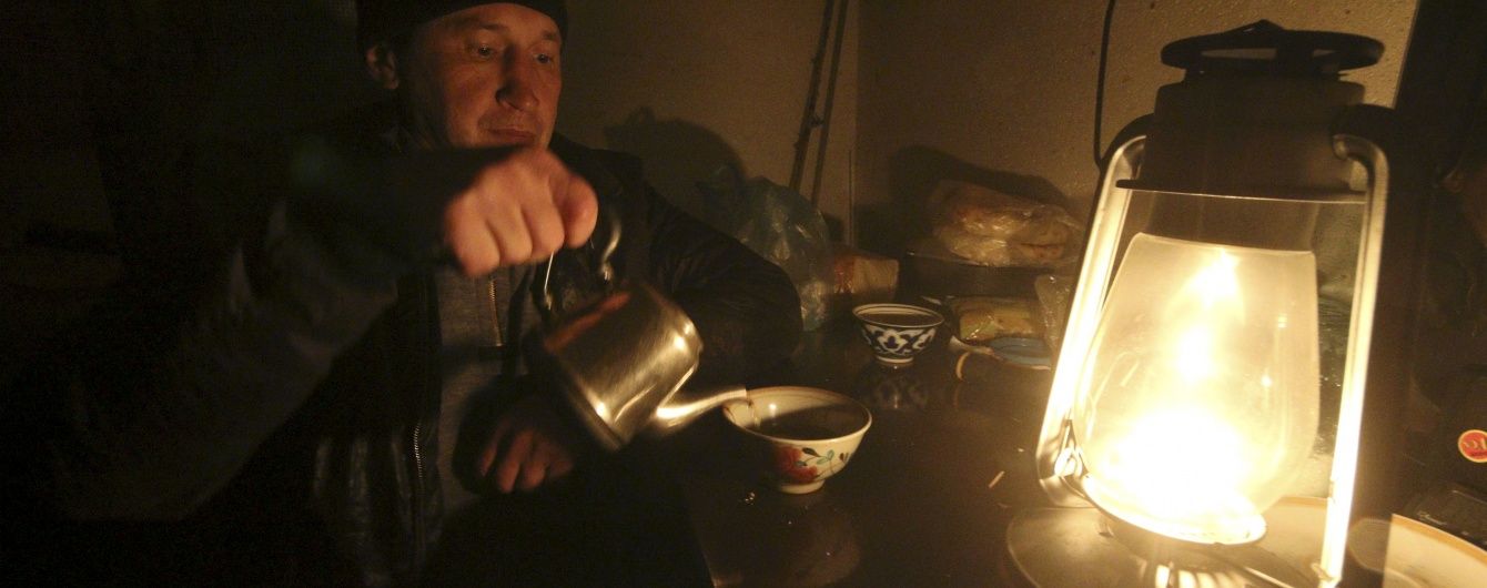 Соцопитування по-російськи: 93,1% кримчан обрали темряву, відкинувши енергоконтракт з Україною