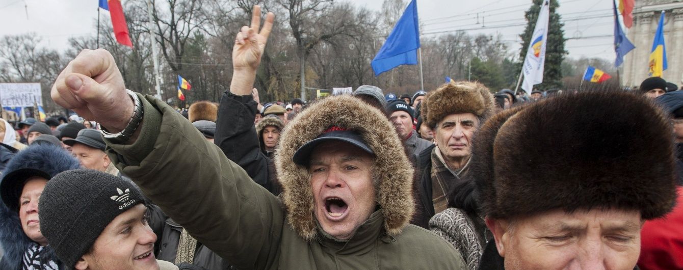 У Молдові невдоволені активісти заблокували парламент. Текстова трансляція