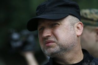 Турчинов закликав РФ припинити "ігрища" і повернути Україні захоплених військових