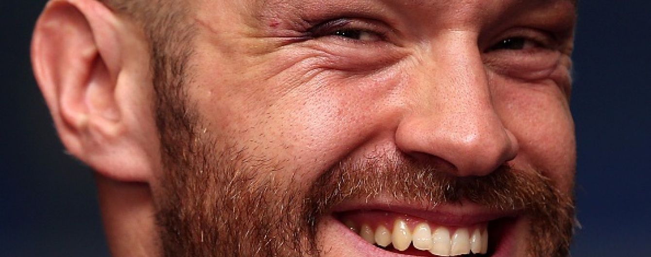 Ексцентричний Ф'юрі назвав російського боксера карликом