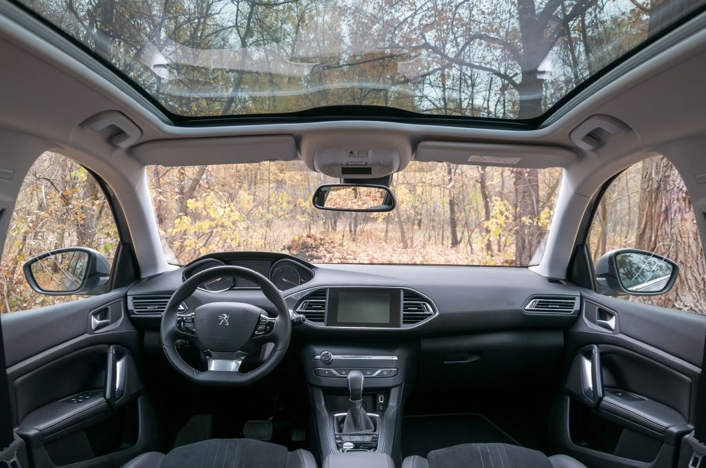 Peugeot 308 SW_13