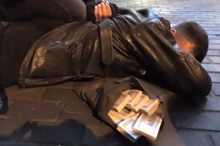 У родича Ківалова, якого упіймали на хабарі, арештували парк дорогих автівок