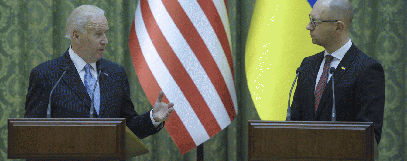 Байден подякував Яценюку за прем'єрство та співпрацю із США